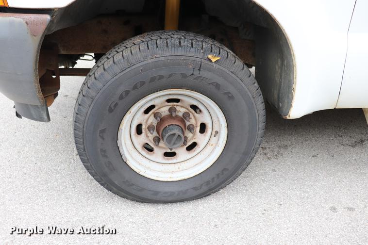 image for item ED9690 2001 Ford F250 Super Duty pickup truck