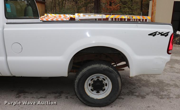 image for item ED9690 2001 Ford F250 Super Duty pickup truck