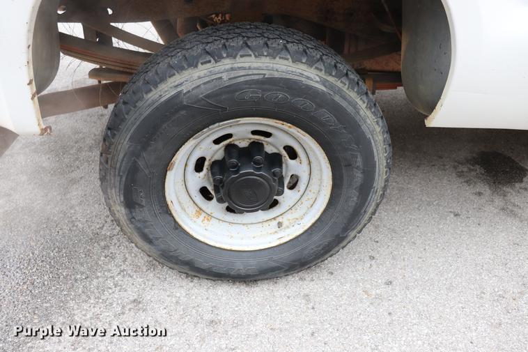 image for item ED9690 2001 Ford F250 Super Duty pickup truck