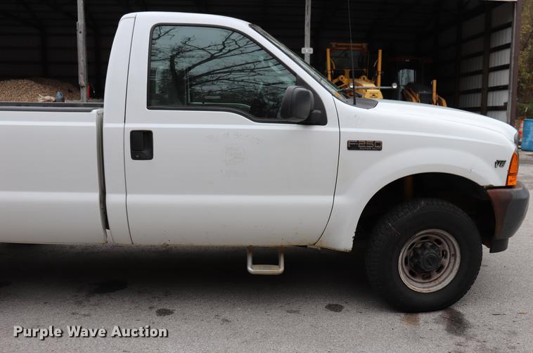 image for item ED9690 2001 Ford F250 Super Duty pickup truck