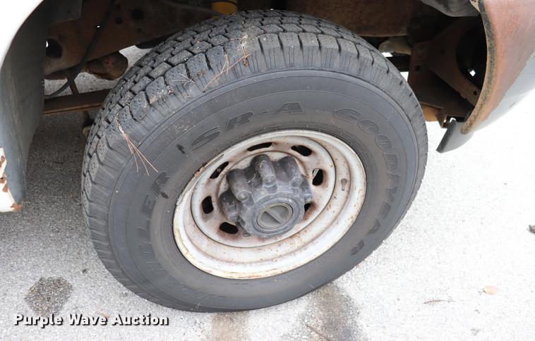 image for item ED9690 2001 Ford F250 Super Duty pickup truck