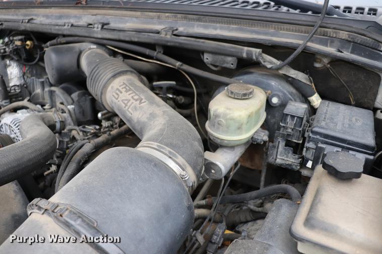 image for item ED9690 2001 Ford F250 Super Duty pickup truck