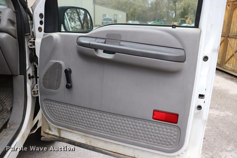 image for item ED9690 2001 Ford F250 Super Duty pickup truck