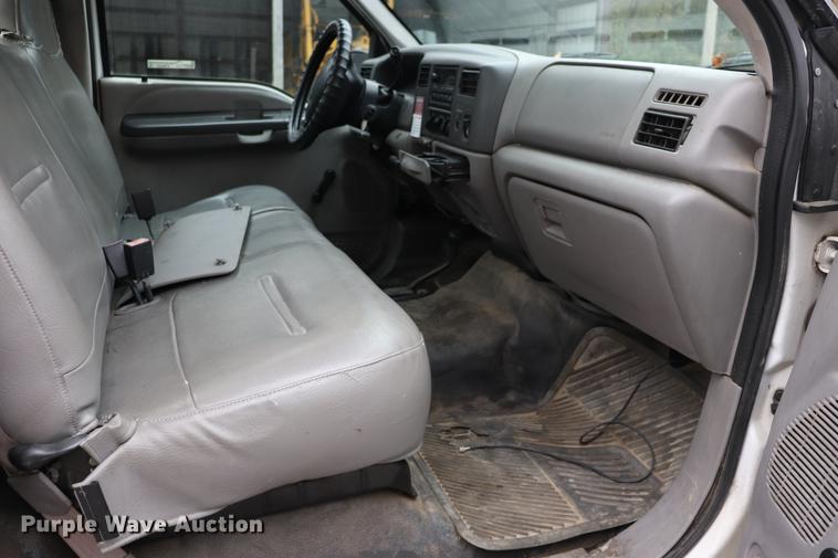 image for item ED9690 2001 Ford F250 Super Duty pickup truck