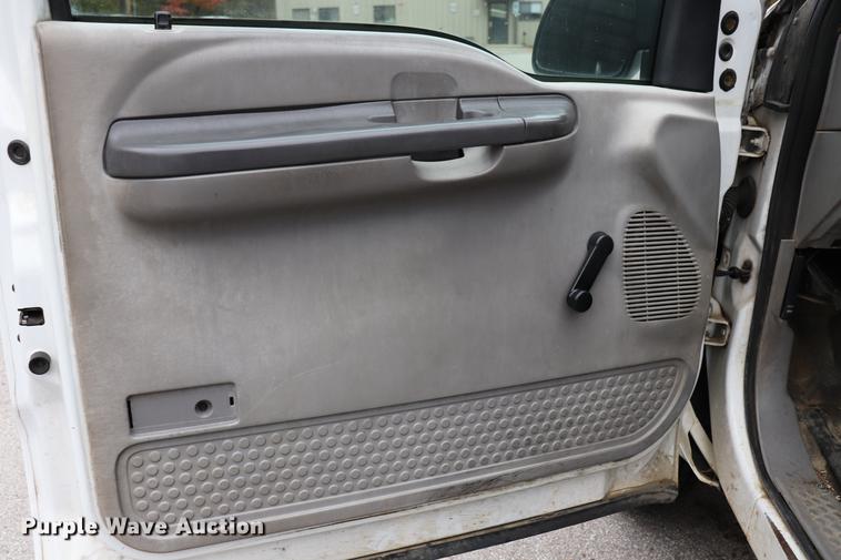 image for item ED9690 2001 Ford F250 Super Duty pickup truck