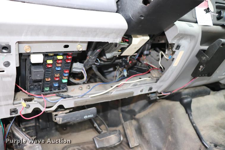 image for item ED9690 2001 Ford F250 Super Duty pickup truck