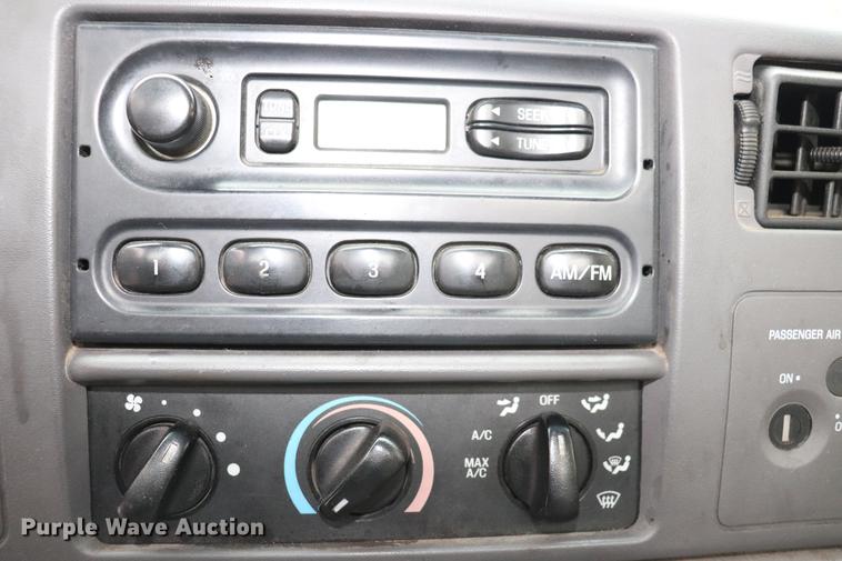 image for item ED9690 2001 Ford F250 Super Duty pickup truck