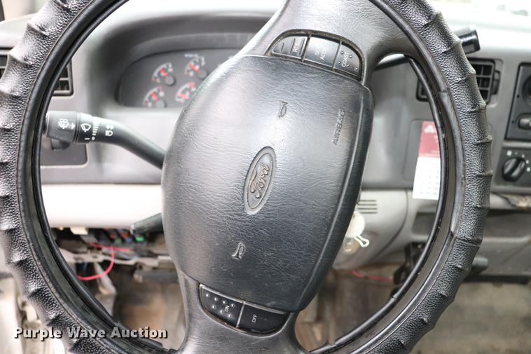 image for item ED9690 2001 Ford F250 Super Duty pickup truck