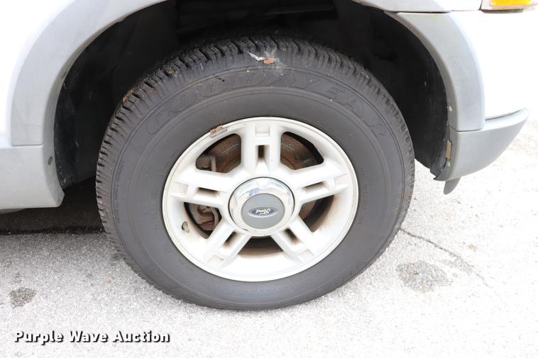 image for item ED9691 2002 Ford Explorer SUV