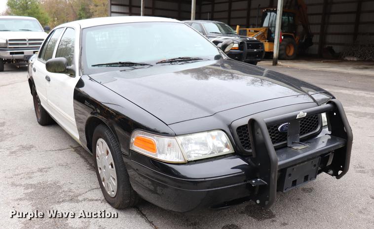 image for item ED9692 2010 Ford Crown Victoria Police Interceptor