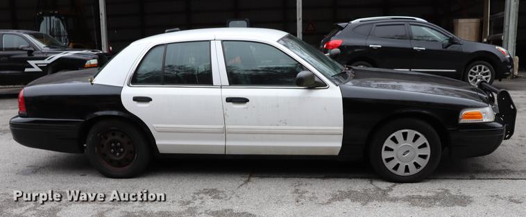 image for item ED9692 2010 Ford Crown Victoria Police Interceptor