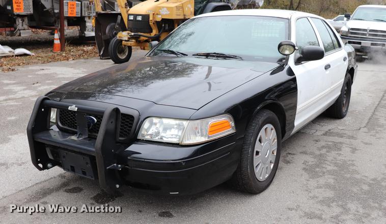 image for item ED9692 2010 Ford Crown Victoria Police Interceptor