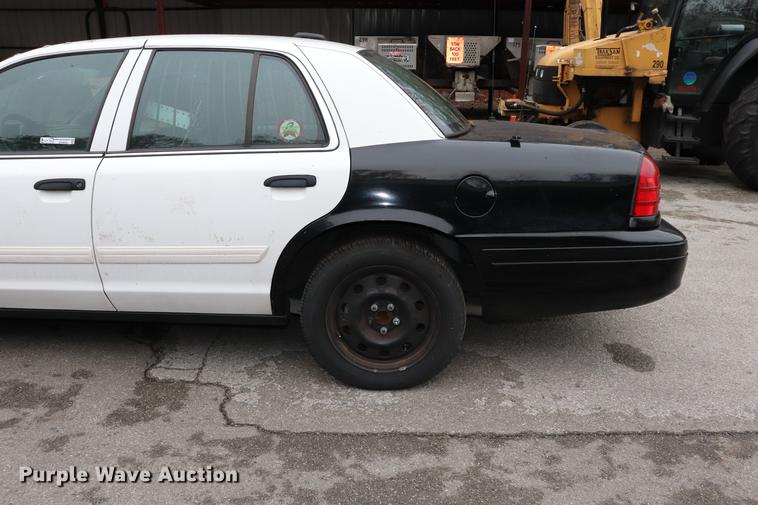 image for item ED9692 2010 Ford Crown Victoria Police Interceptor