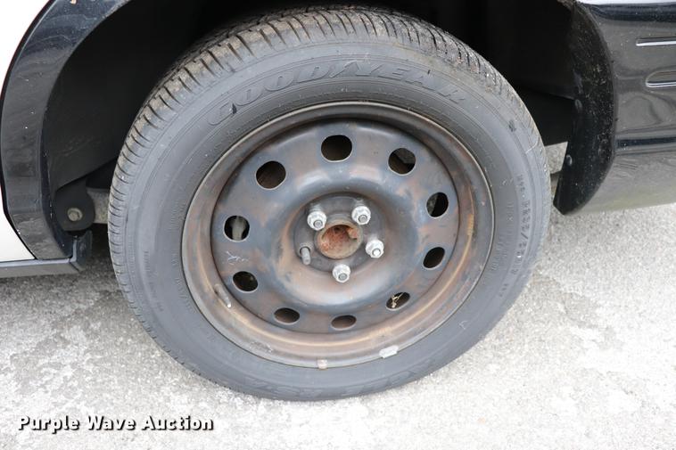 image for item ED9692 2010 Ford Crown Victoria Police Interceptor