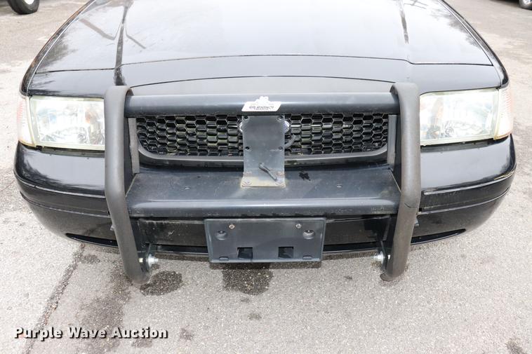 image for item ED9692 2010 Ford Crown Victoria Police Interceptor