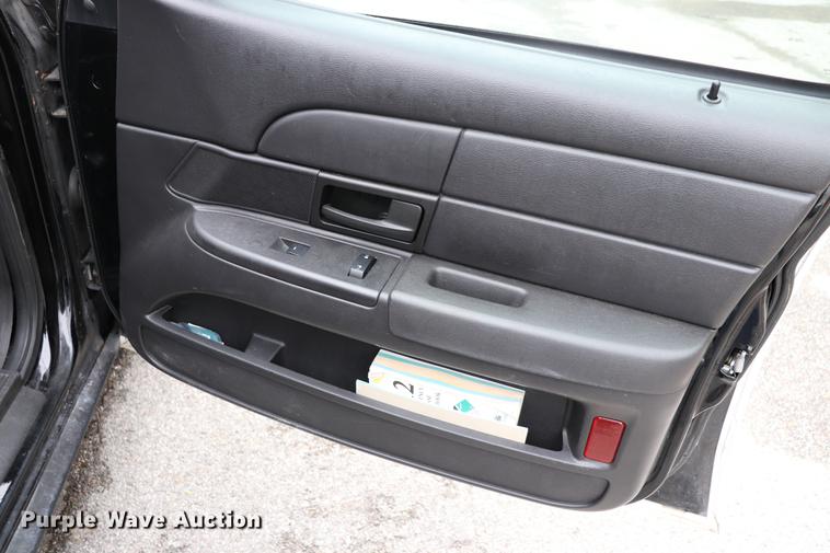 image for item ED9692 2010 Ford Crown Victoria Police Interceptor