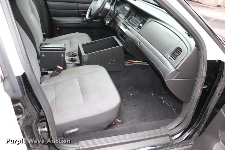 image for item ED9692 2010 Ford Crown Victoria Police Interceptor