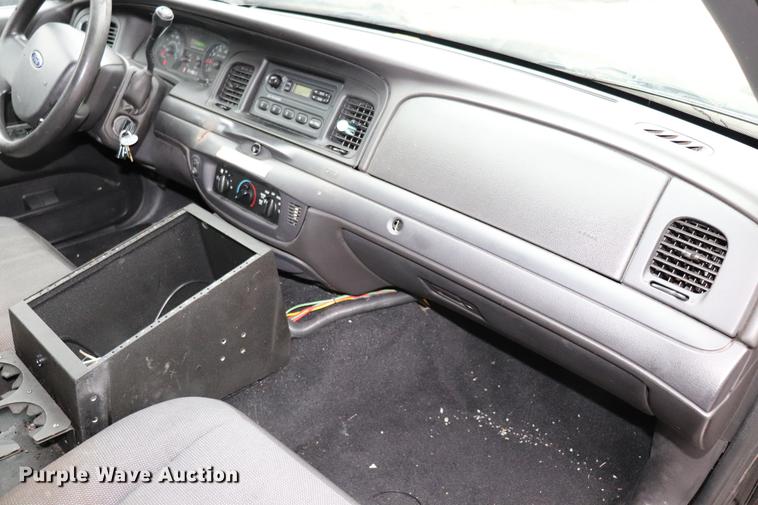 image for item ED9692 2010 Ford Crown Victoria Police Interceptor