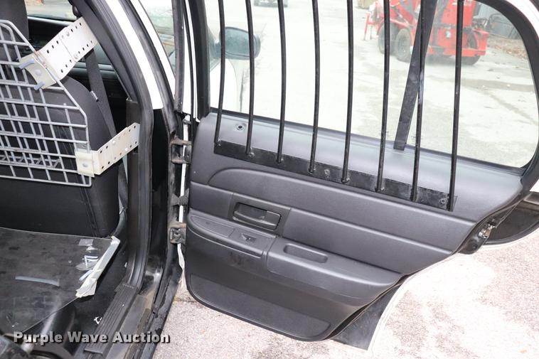 image for item ED9692 2010 Ford Crown Victoria Police Interceptor