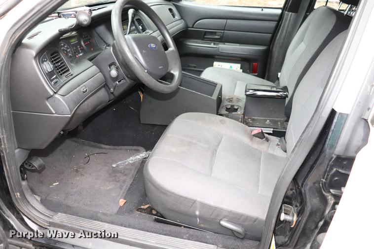 image for item ED9692 2010 Ford Crown Victoria Police Interceptor