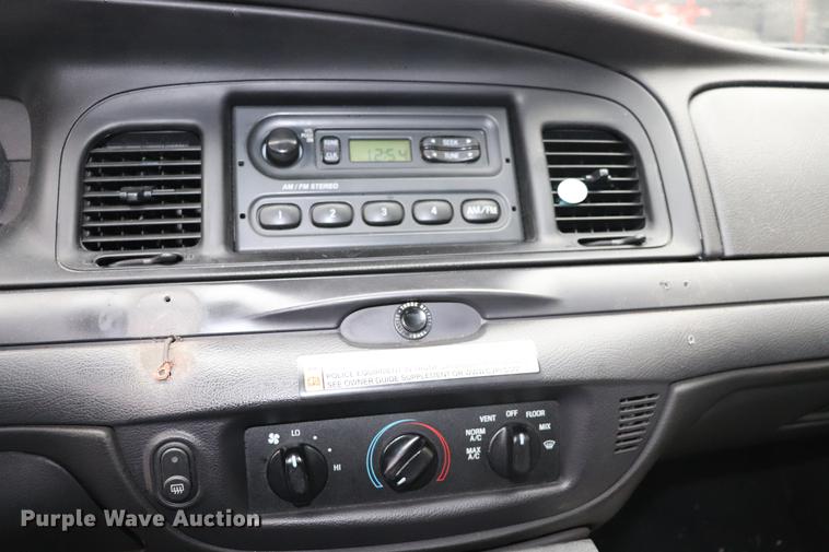 image for item ED9692 2010 Ford Crown Victoria Police Interceptor