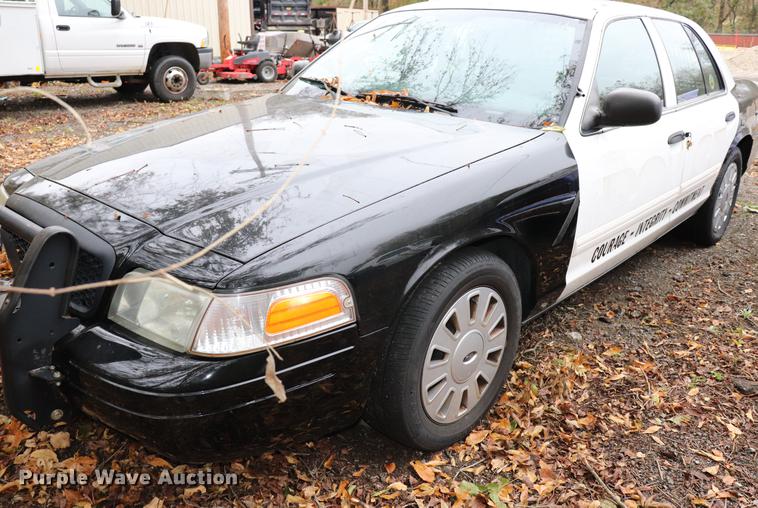 image for item ED9694 2010 Ford Crown Victoria Police Interceptor