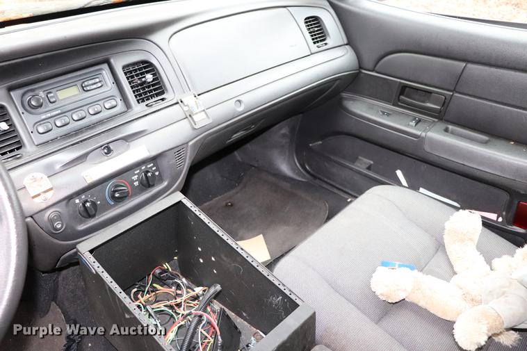 image for item ED9694 2010 Ford Crown Victoria Police Interceptor