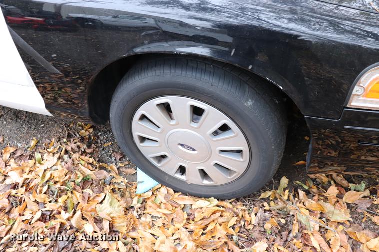 image for item ED9694 2010 Ford Crown Victoria Police Interceptor