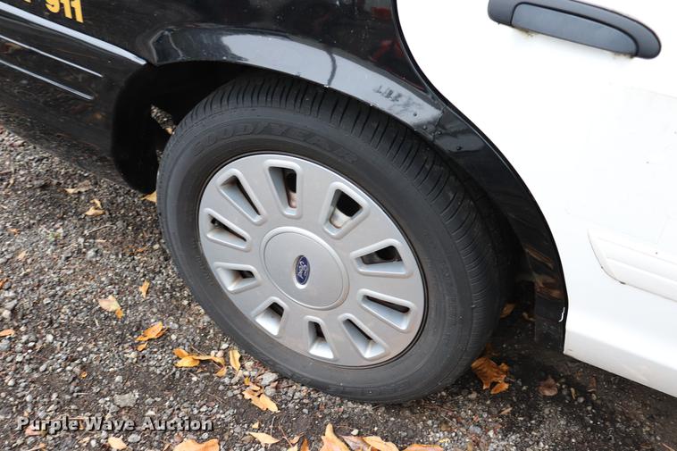 image for item ED9694 2010 Ford Crown Victoria Police Interceptor