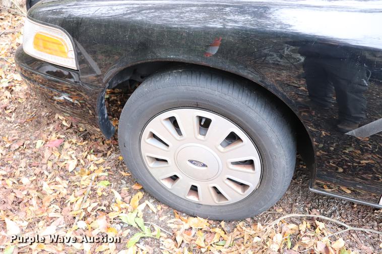 image for item ED9694 2010 Ford Crown Victoria Police Interceptor