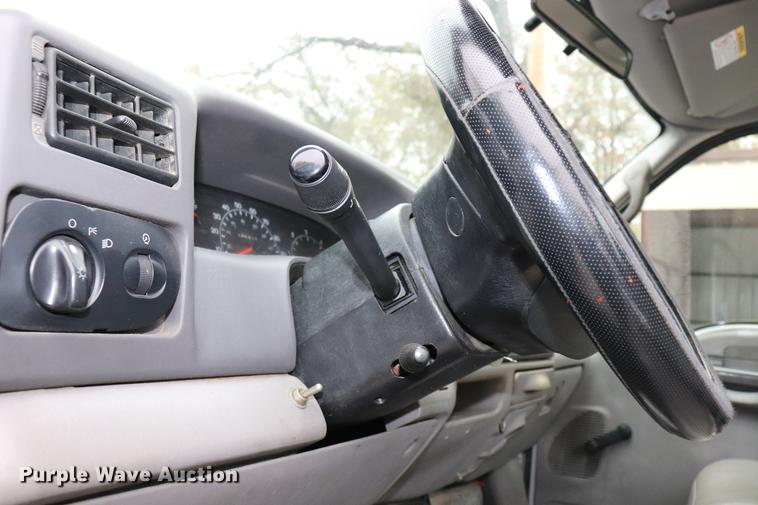 image for item ED9696 2001 Ford F250 Super Duty pickup truck