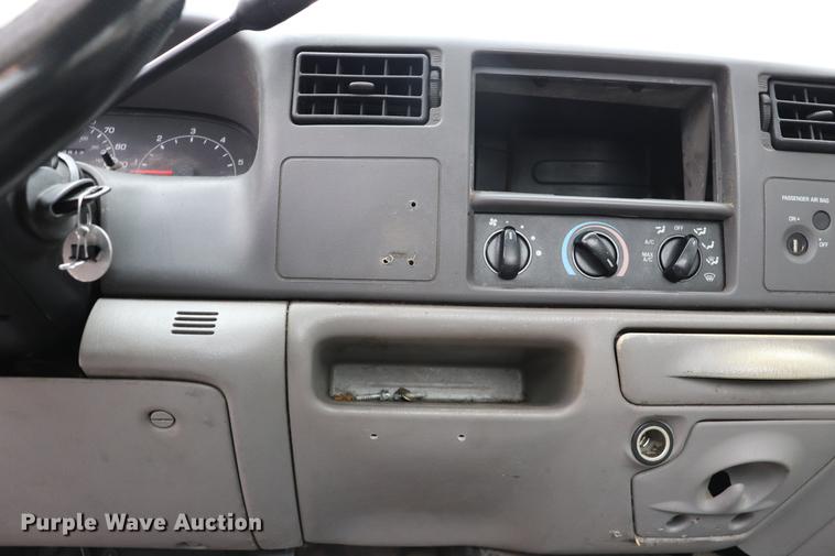 image for item ED9696 2001 Ford F250 Super Duty pickup truck