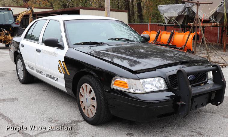 image for item ED9704 2010 Ford Crown Victoria Police Interceptor