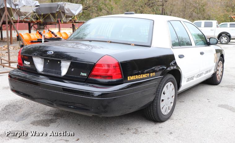 image for item ED9704 2010 Ford Crown Victoria Police Interceptor