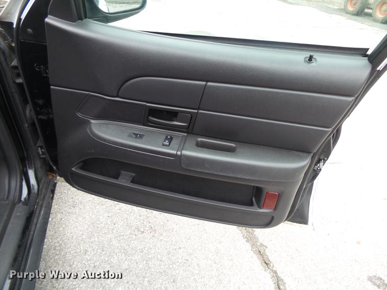 image for item ED9704 2010 Ford Crown Victoria Police Interceptor