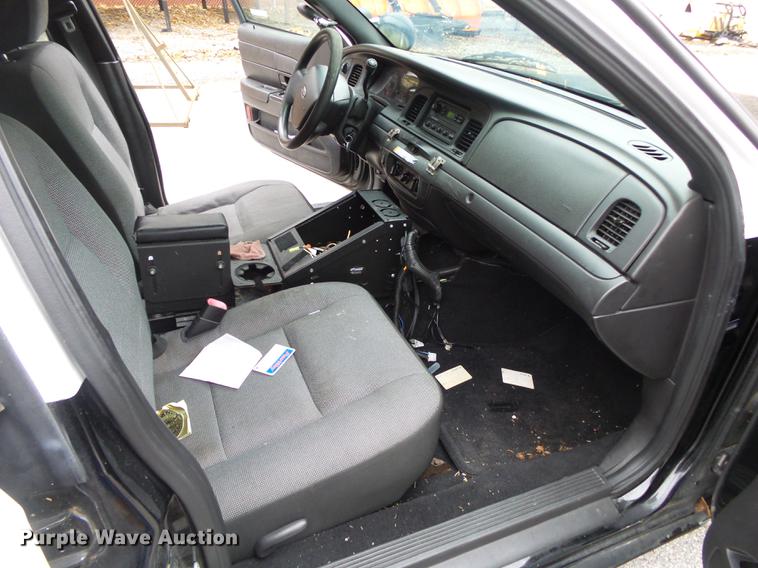 image for item ED9704 2010 Ford Crown Victoria Police Interceptor