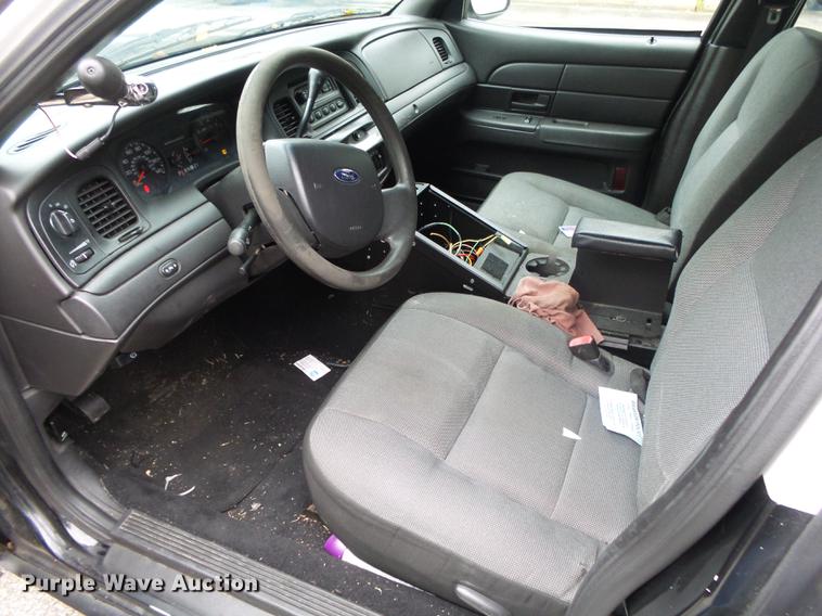 image for item ED9704 2010 Ford Crown Victoria Police Interceptor