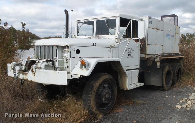 image for item ED9718 1967 Kaiser M44 sewer rodding truck