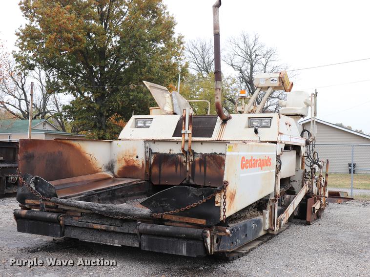 image for item ED9725 Cedarapids CR461 paver