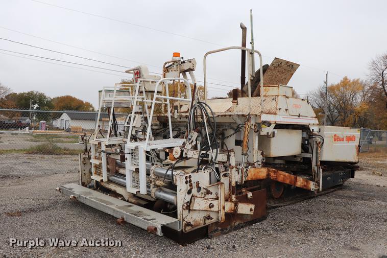 image for item ED9725 Cedarapids CR461 paver