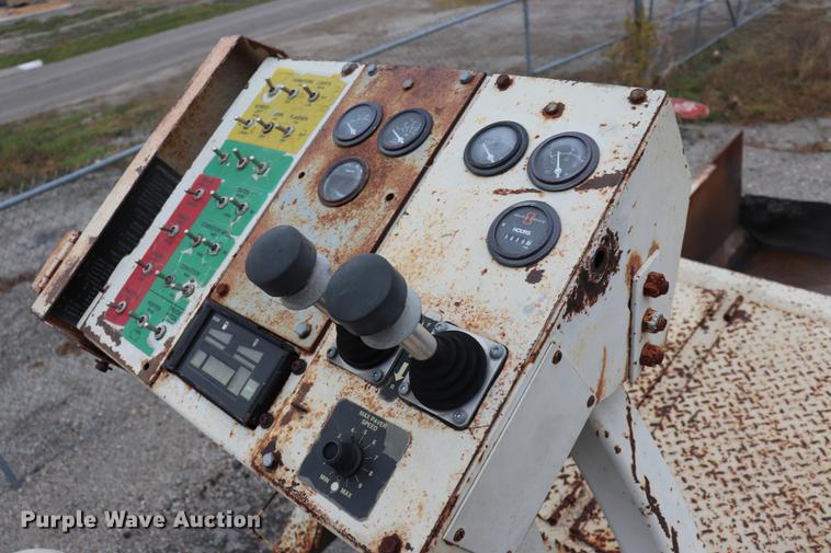 image for item ED9725 Cedarapids CR461 paver