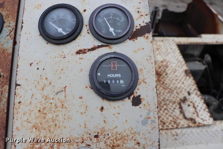 image for item ED9725 Cedarapids CR461 paver