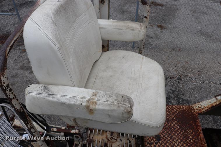 image for item ED9725 Cedarapids CR461 paver