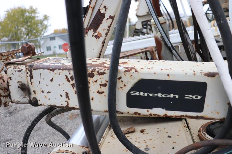 image for item ED9725 Cedarapids CR461 paver