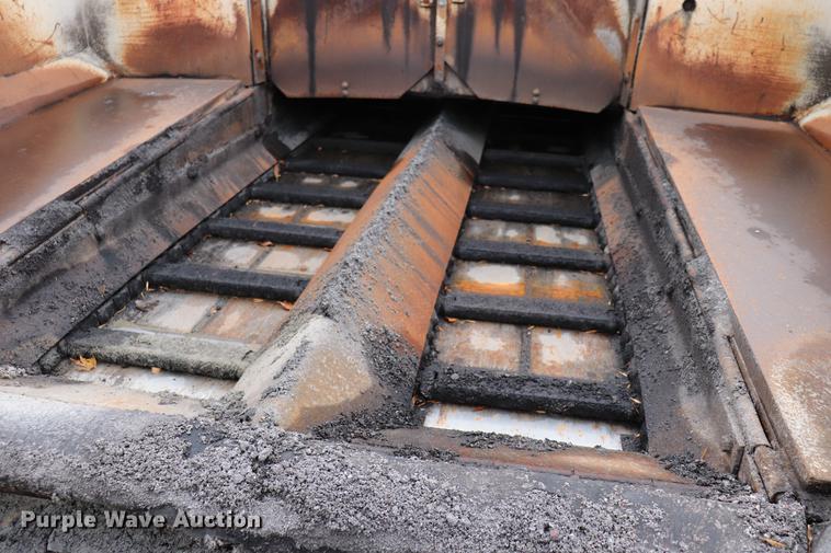 image for item ED9725 Cedarapids CR461 paver