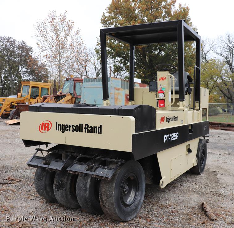 image for item ED9726 2002 Ingersoll Rand PT125R pneumatic roller