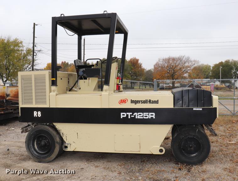image for item ED9726 2002 Ingersoll Rand PT125R pneumatic roller