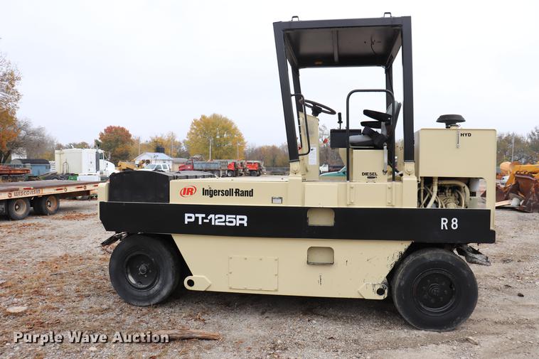 image for item ED9726 2002 Ingersoll Rand PT125R pneumatic roller
