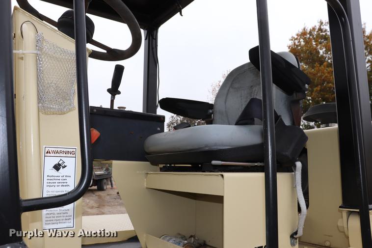 image for item ED9726 2002 Ingersoll Rand PT125R pneumatic roller