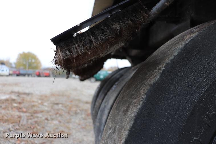 image for item ED9726 2002 Ingersoll Rand PT125R pneumatic roller